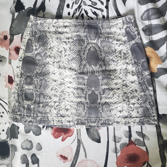 BDG skirt - Picture 1 of 3